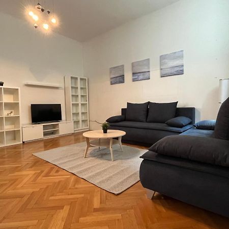Stylish Apt Near Urania 1Br Daire Viyana Dış mekan fotoğraf